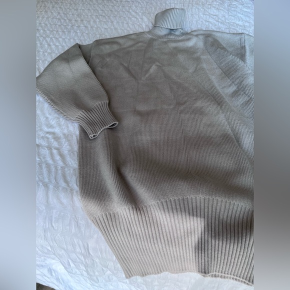 Forever 21 Knit Turtleneck Sweater Dress Size M BNWT - Picture 4 of 7